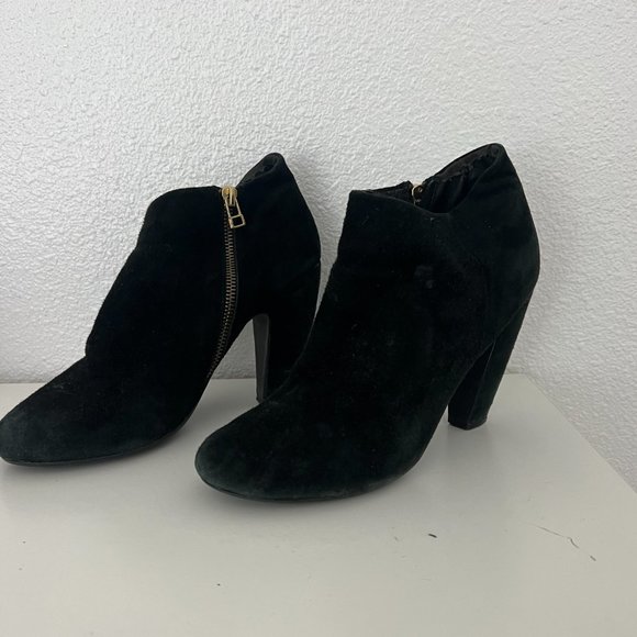 STEVE MADDEN BLACK SUEDE ANKLE BOOTIE WITH ZIPPER - Picture 3 of 3